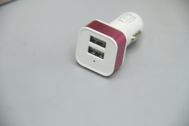 Ip2 ip202 car charger - white