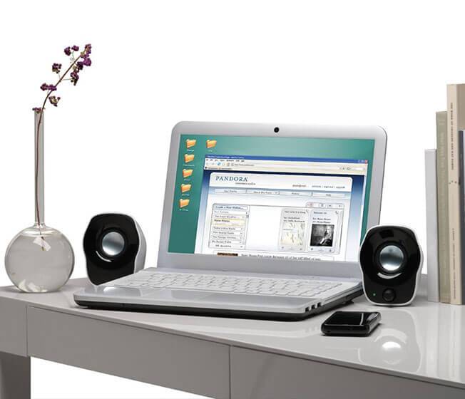 Logitech z120 mini stereo speakers - black & white