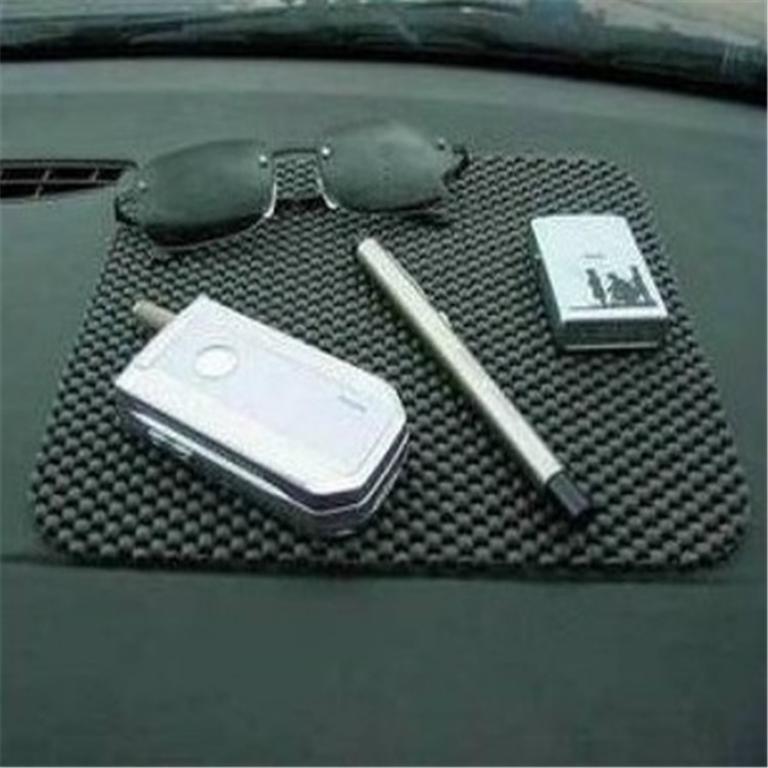 Black color car non slip dashboard mat key pads holder